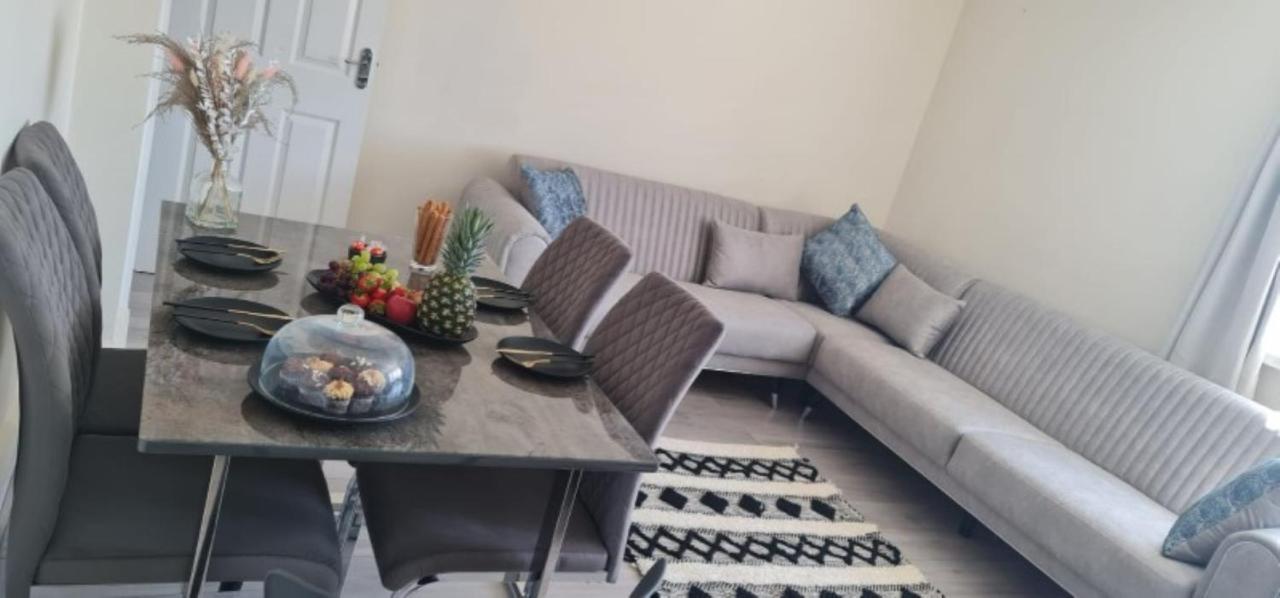 Stylish & Cozy 2-Bedroom Flat In Hoxton & Shoreditch London Bagian luar foto